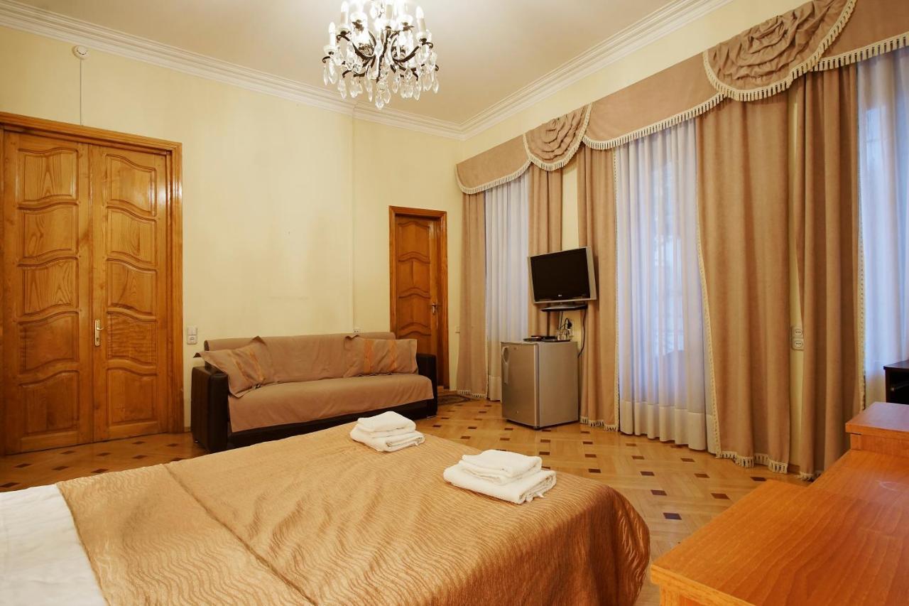 Arta Hotel Тбилиси Екстериор снимка